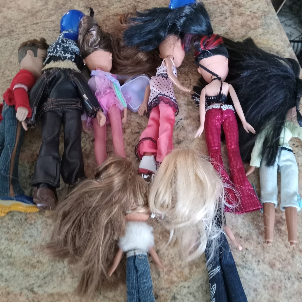 Doll's - Picture 3 of 4